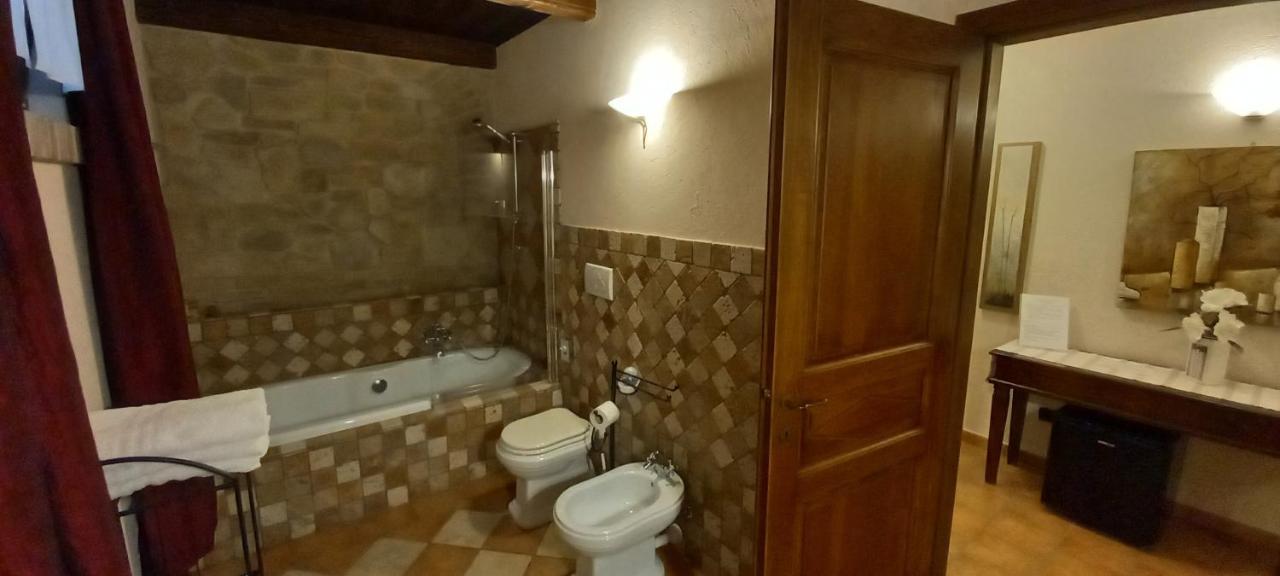 Villa Laura B&B Fossano Exteriör bild