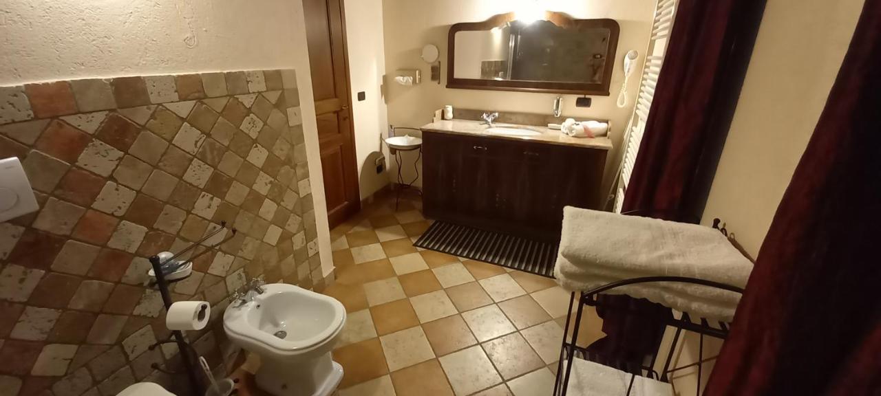 Villa Laura B&B Fossano Exteriör bild