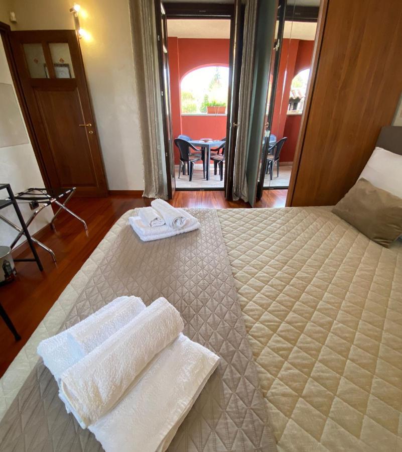 Villa Laura B&B Fossano Exteriör bild