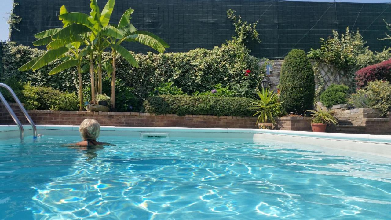 Villa Laura B&B Fossano Exteriör bild