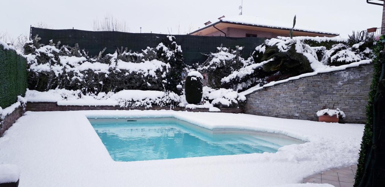 Villa Laura B&B Fossano Exteriör bild