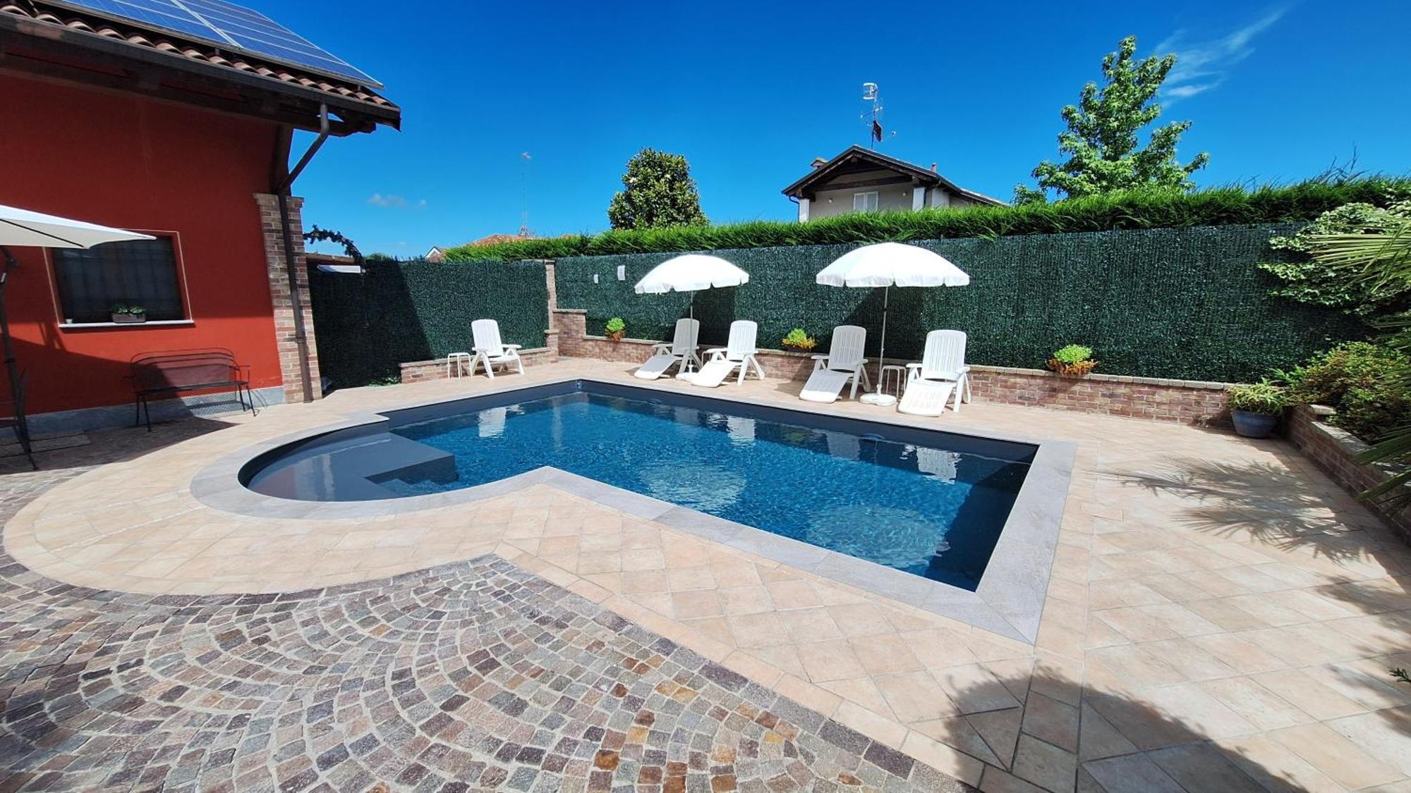Villa Laura B&B Fossano Exteriör bild