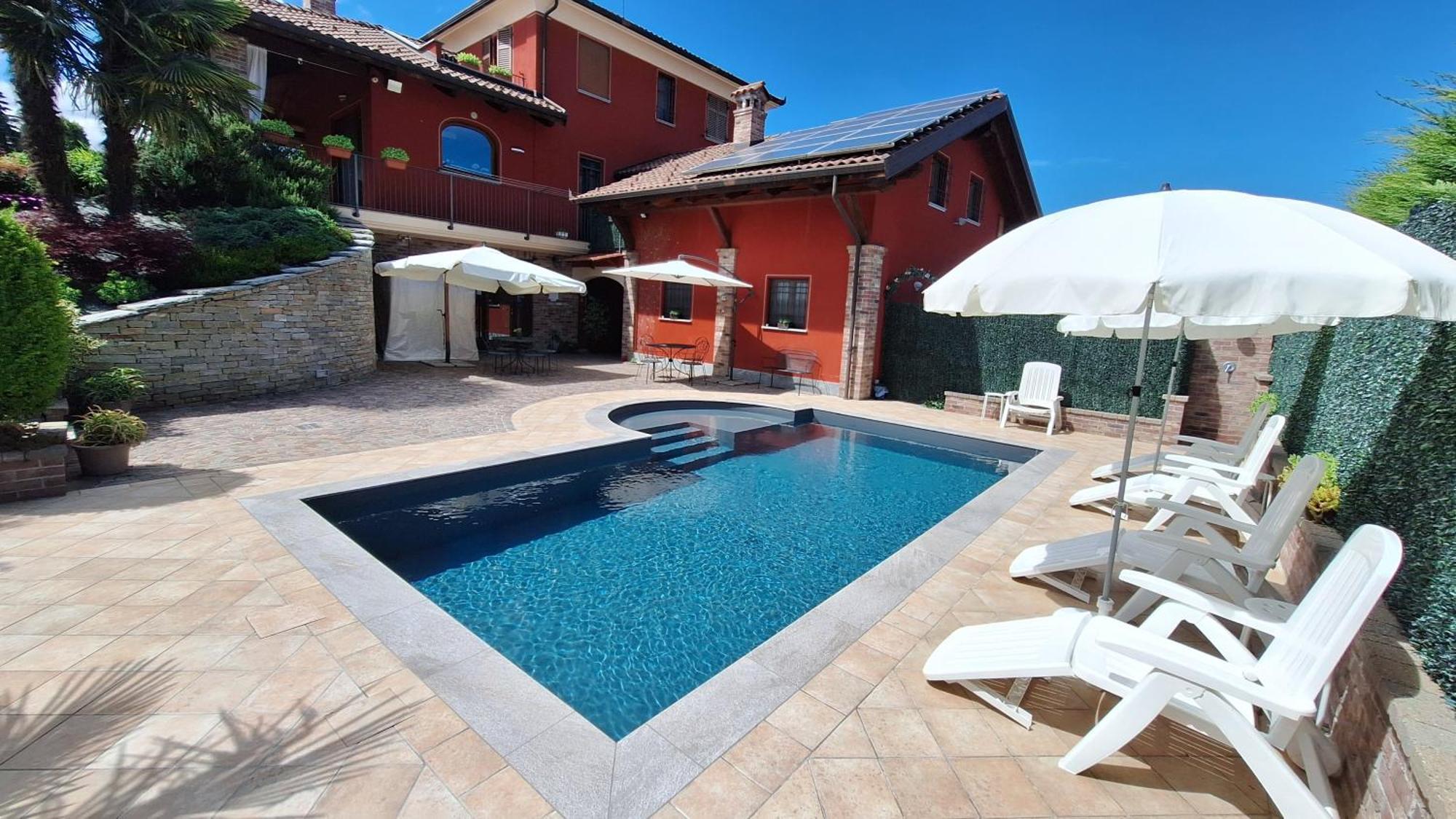 Villa Laura B&B Fossano Exteriör bild