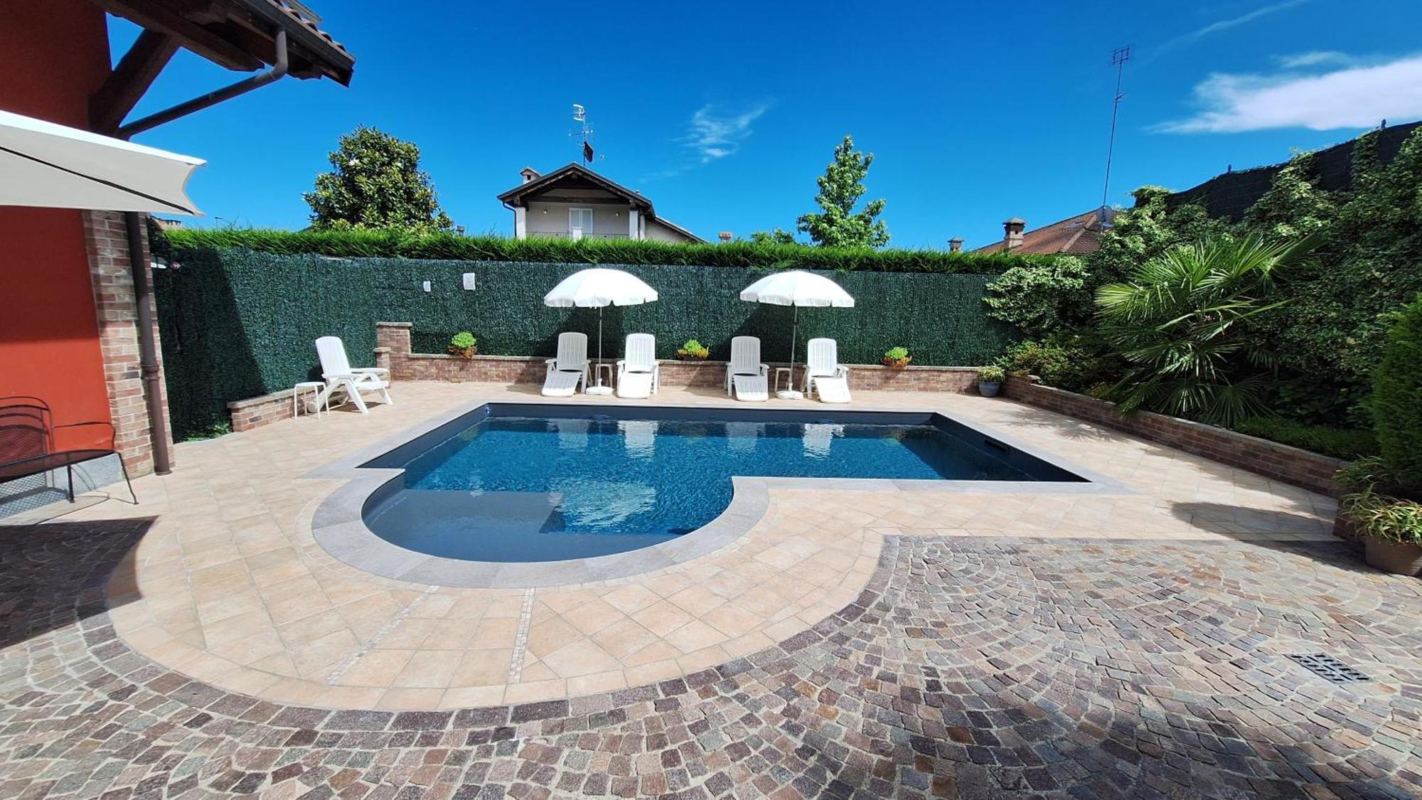 Villa Laura B&B Fossano Exteriör bild